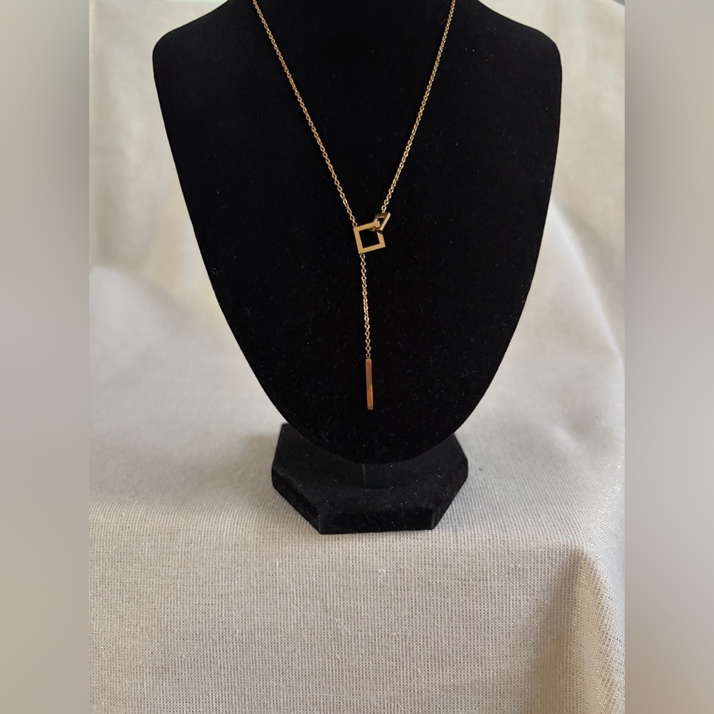 Elegant Gold Lariat Necklace with Geometric Pendant - Women Jewelry